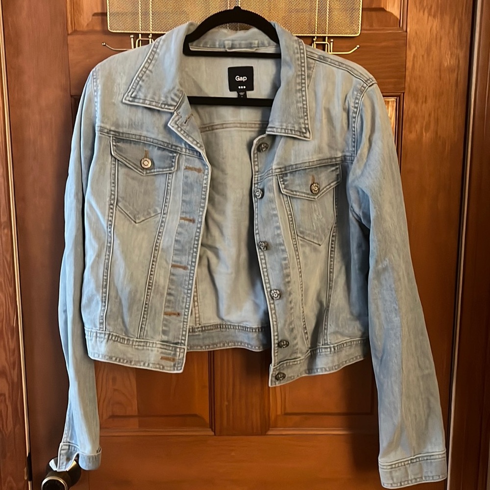 Cropped denim jacket